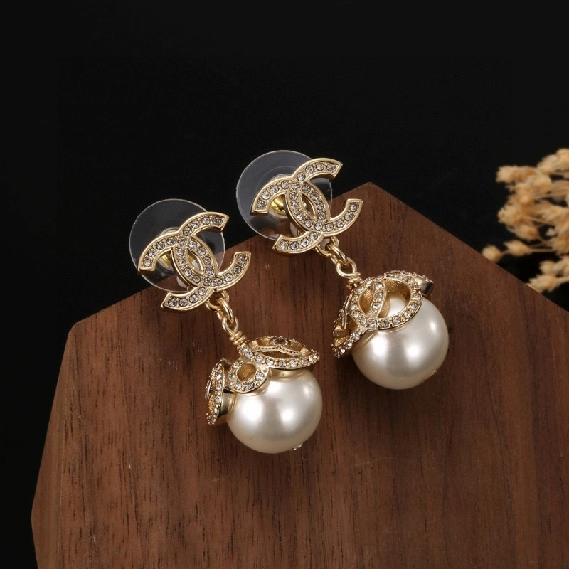 Chanel Earrings Stylish 220945