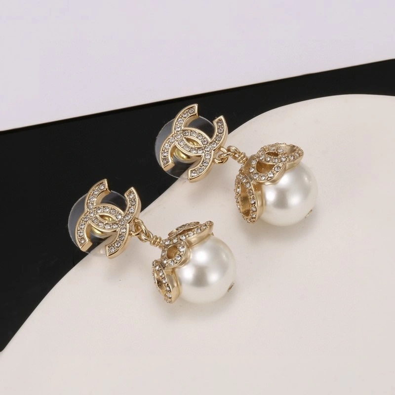Chanel Earrings Stylish 220945
