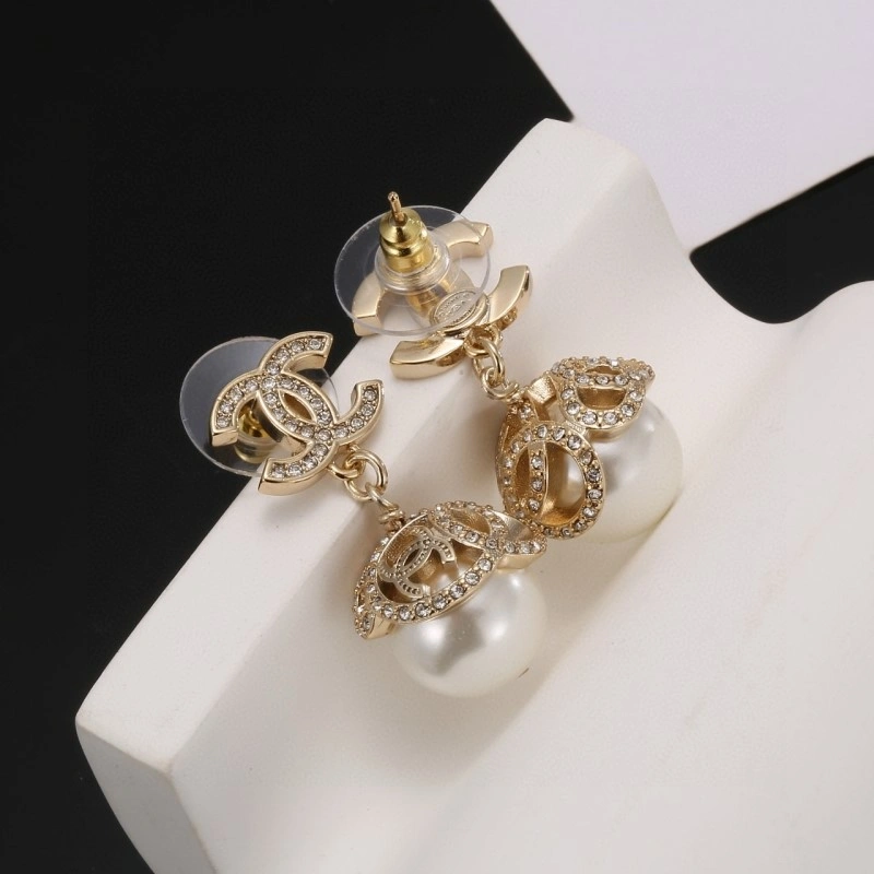 Chanel Earrings Stylish 220945