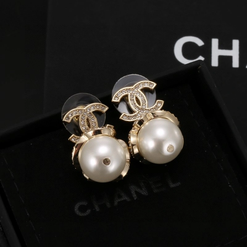 Chanel Earrings Stylish 220945