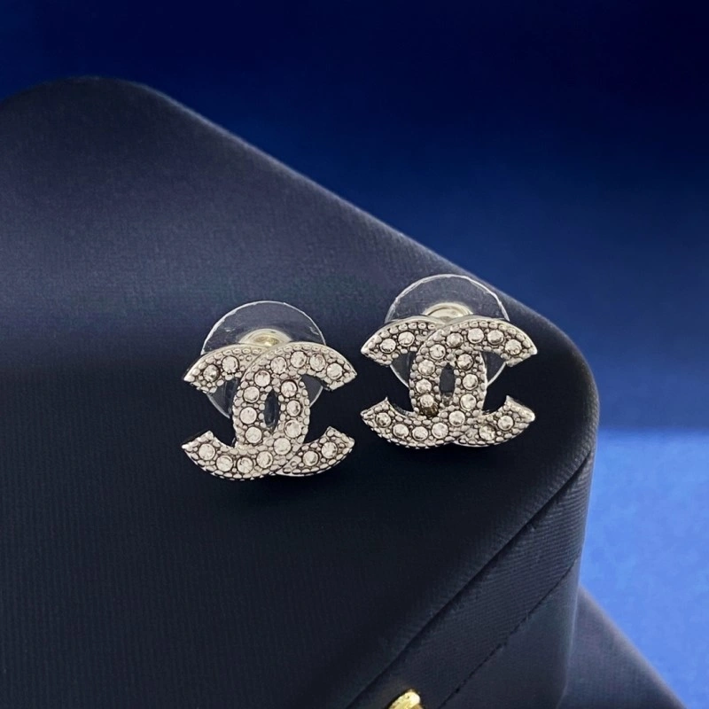 Compact Chanel Earrings 220925
