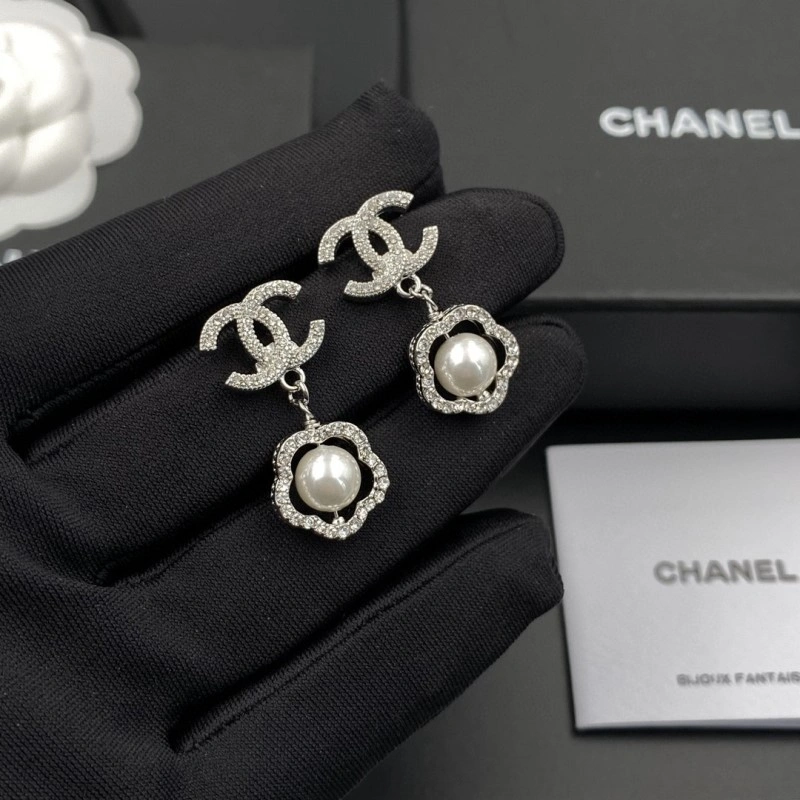 Chanel Earrings MoistureWicking 220938