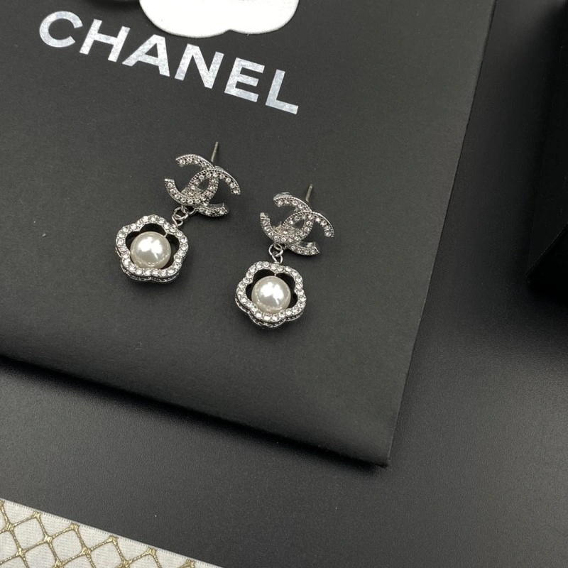 Chanel Earrings MoistureWicking 220938