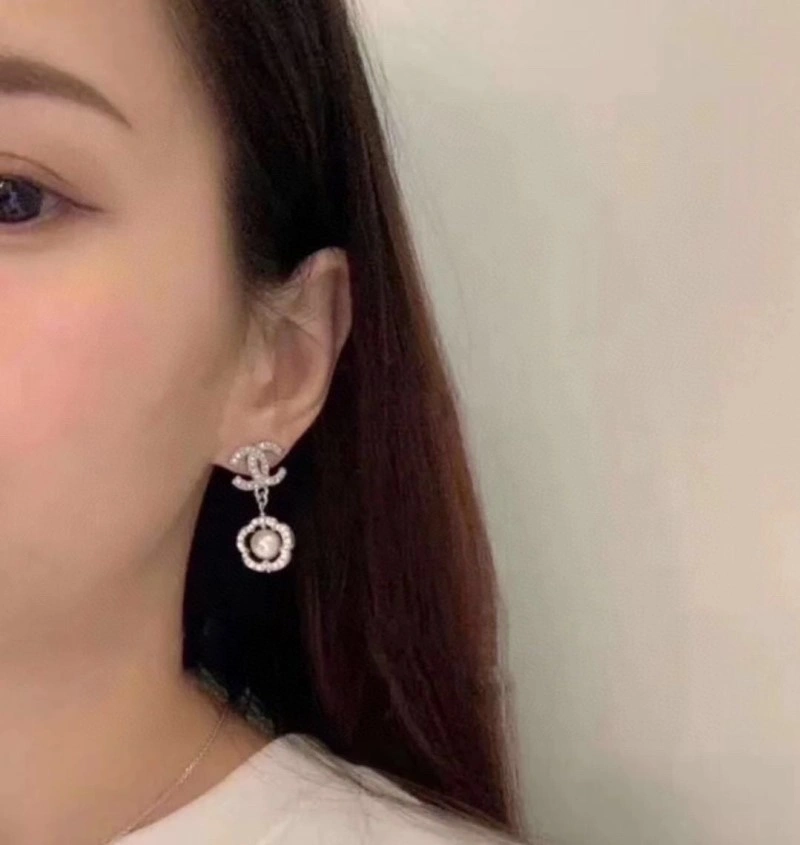 Chanel Earrings MoistureWicking 220938