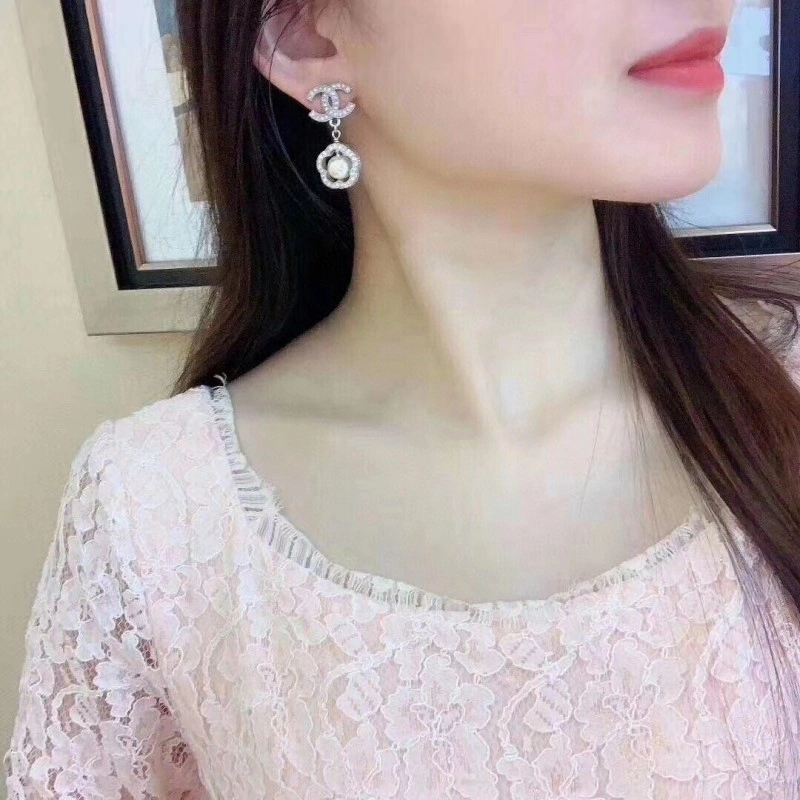 Chanel Earrings MoistureWicking 220938