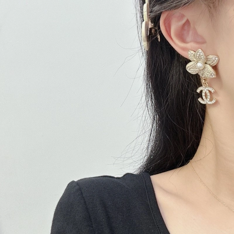 Efficient Chanel Earrings 220920