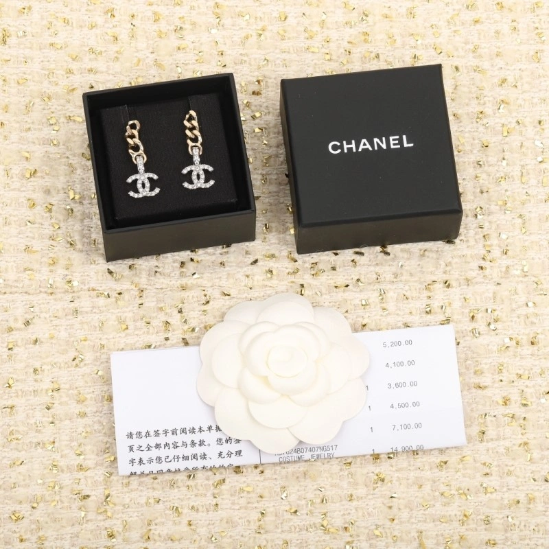 Chanel Earrings Compact 220916