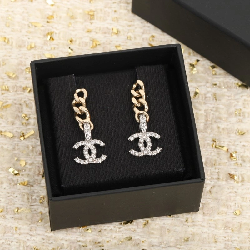 Chanel Earrings Compact 220916