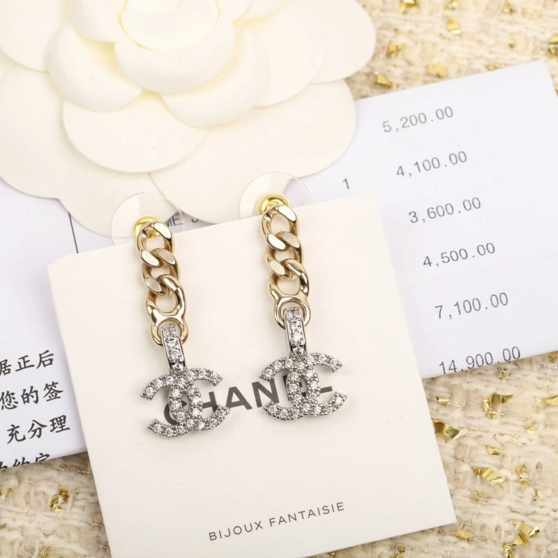 Chanel Earrings Compact 220916