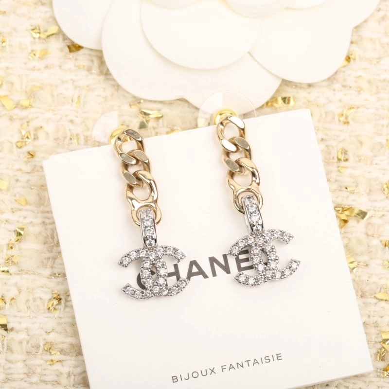 Chanel Earrings Compact 220916