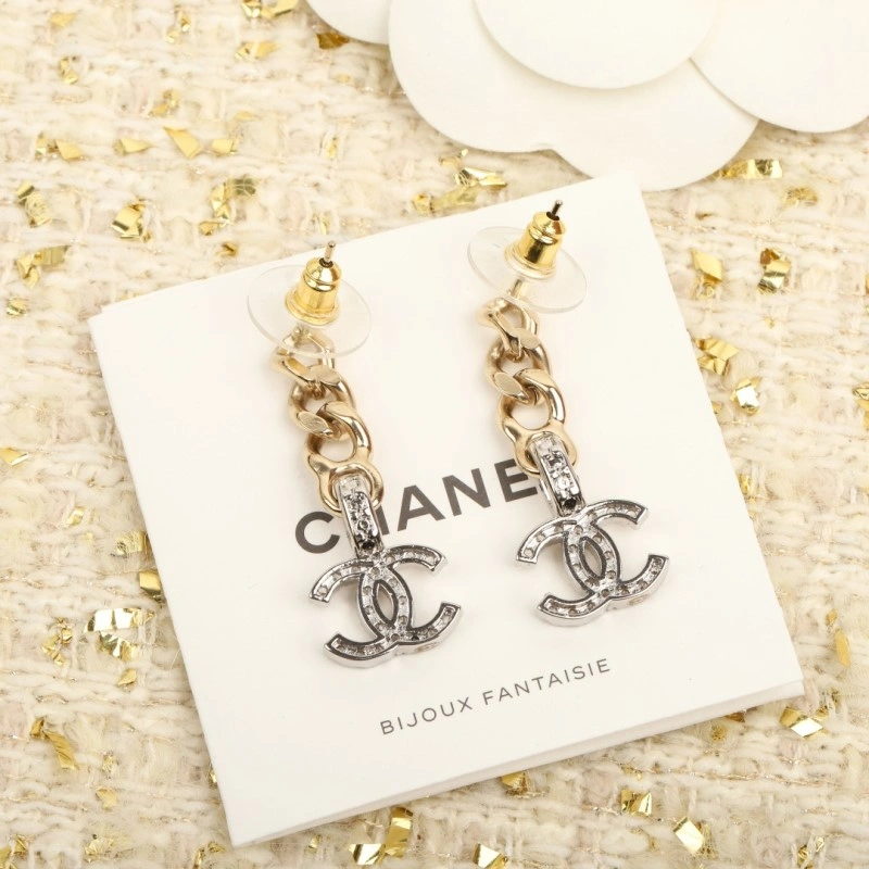 Chanel Earrings Compact 220916