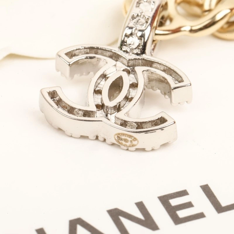 Chanel Earrings Compact 220916