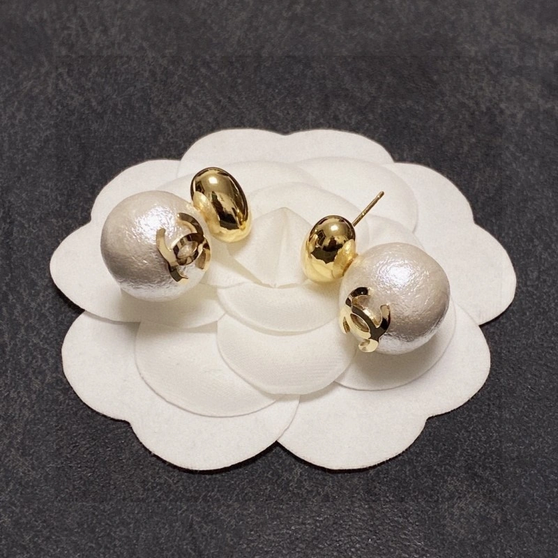Chanel Earrings Lightweight 220214