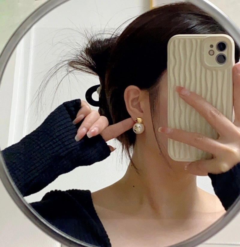 Chanel Earrings Lightweight 220214