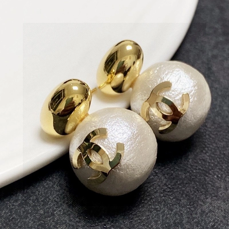 Chanel Earrings Lightweight 220214