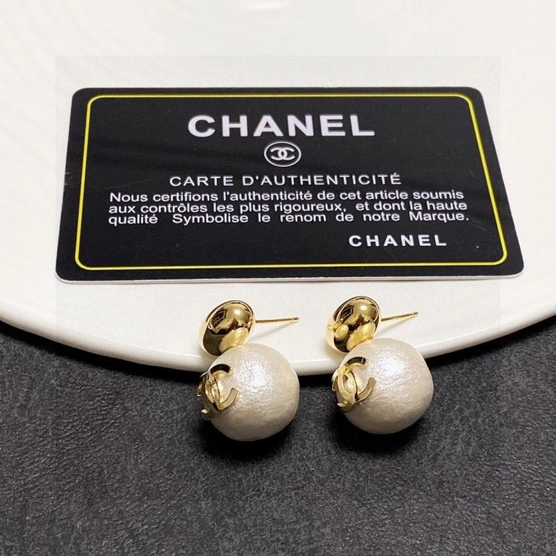 Chanel Earrings Lightweight 220214