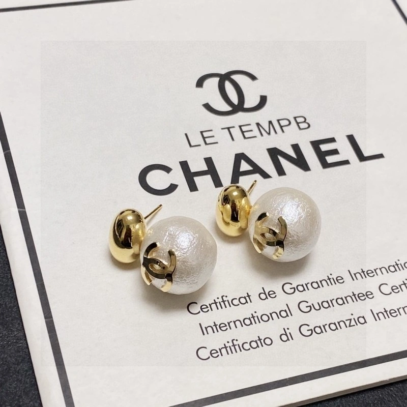 Chanel Earrings Lightweight 220214