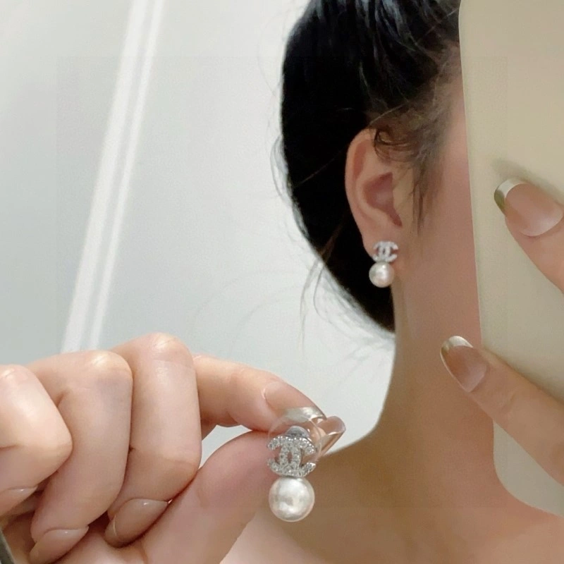 Supportive Chanel Earrings 220204