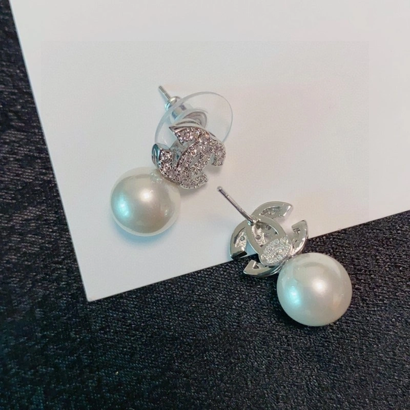 Supportive Chanel Earrings 220204