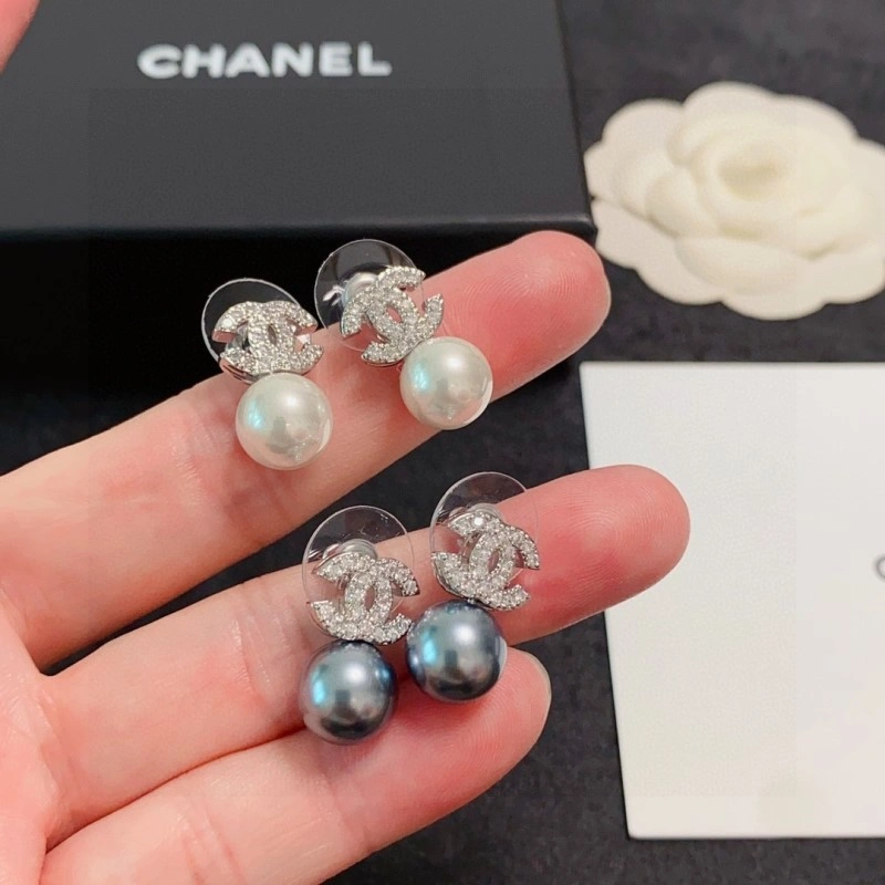 Supportive Chanel Earrings 220204