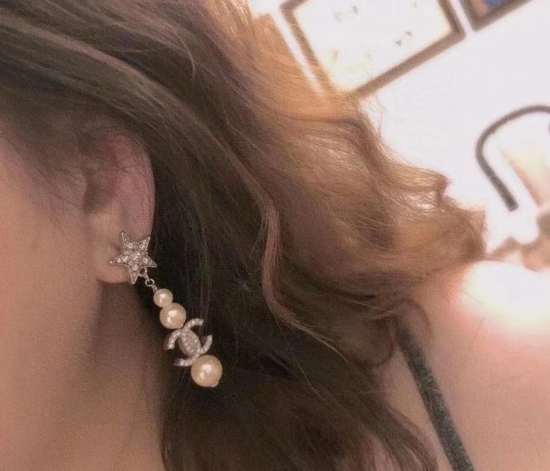 Bright Chanel Earrings 220201
