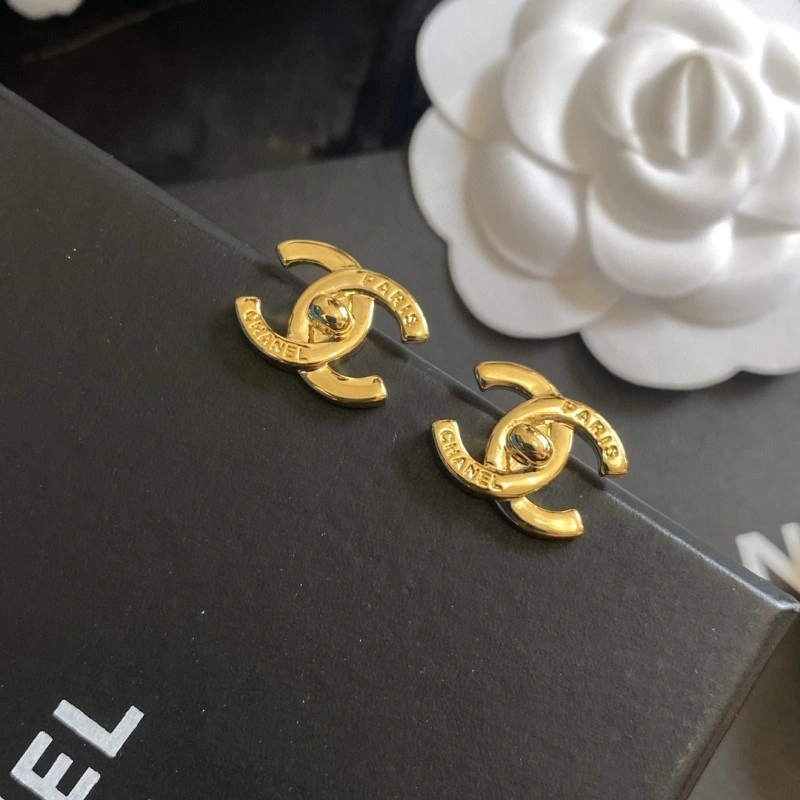 Unique Chanel Earrings 220200