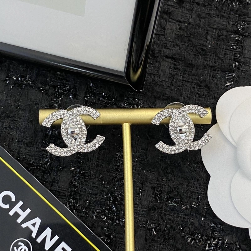 Minimalist Chanel Earrings 220196