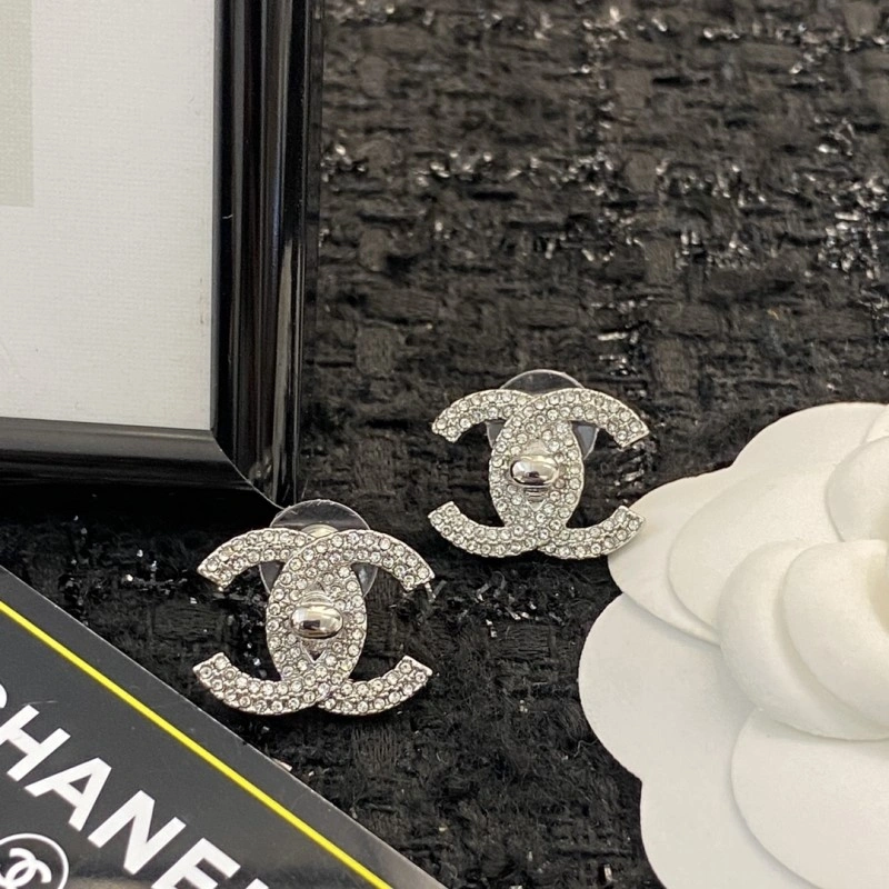 Minimalist Chanel Earrings 220196