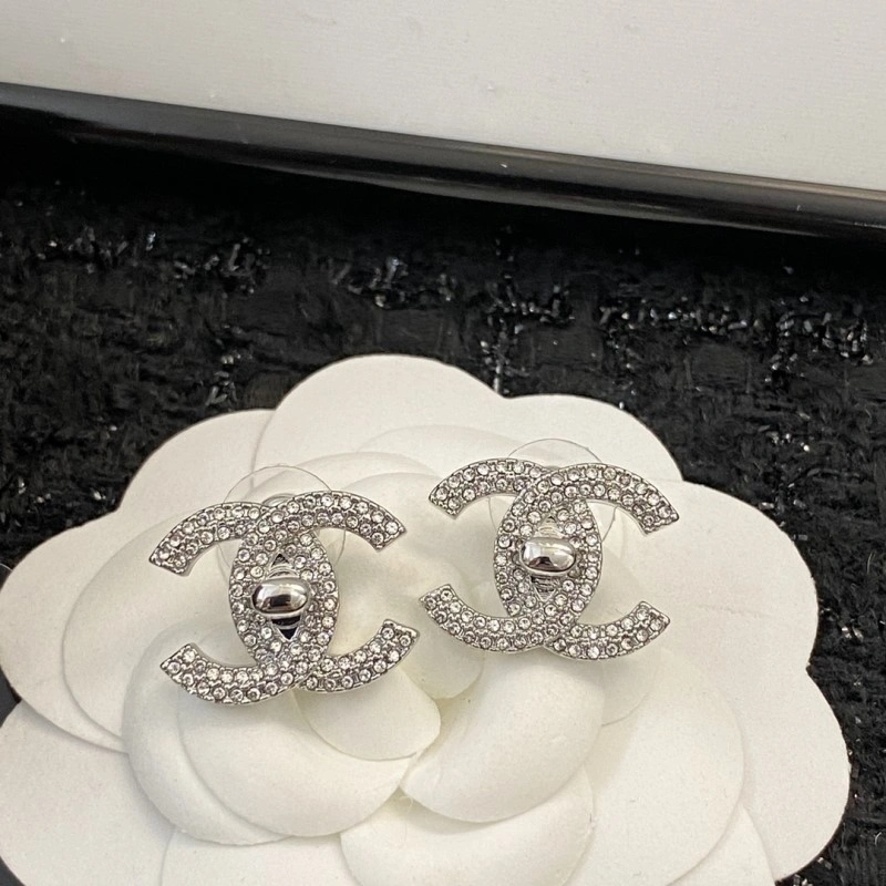 Minimalist Chanel Earrings 220196