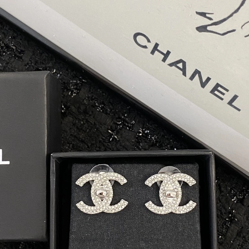 Minimalist Chanel Earrings 220196