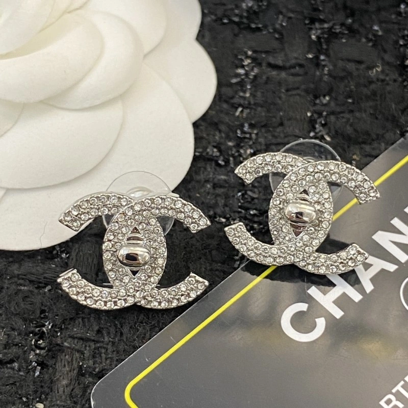 Minimalist Chanel Earrings 220196