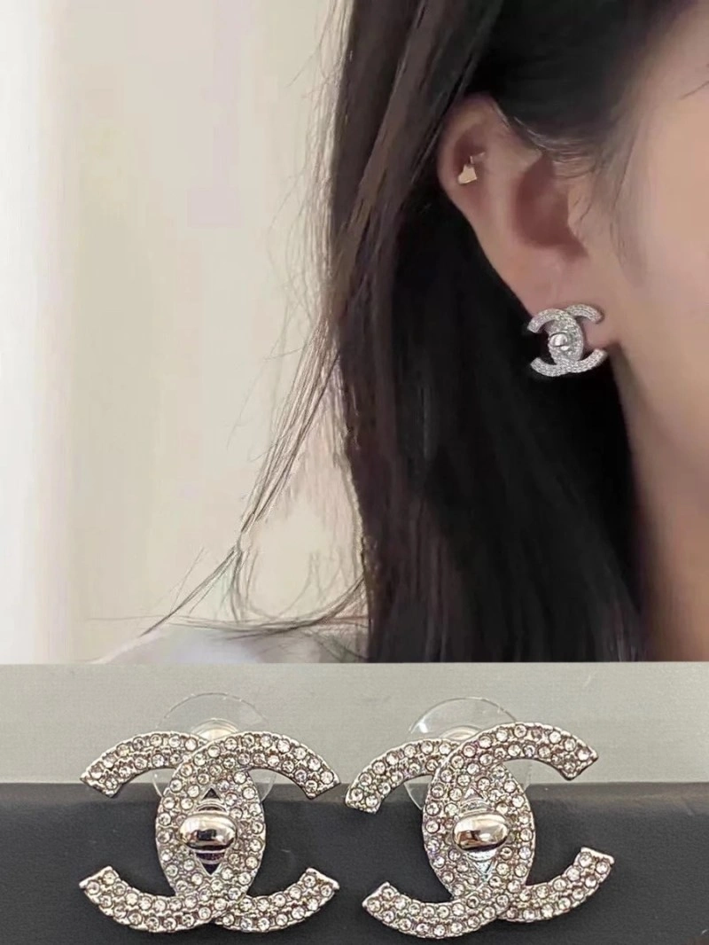 Minimalist Chanel Earrings 220196