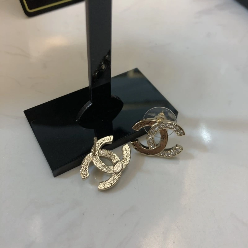 Versatile Chanel Earrings 220188