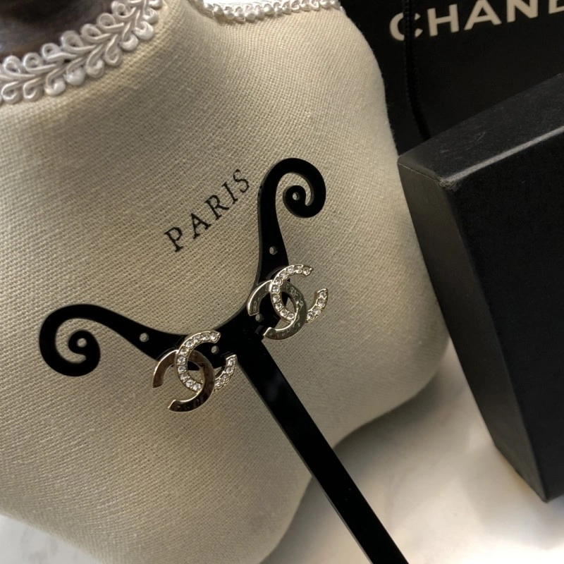 Versatile Chanel Earrings 220188
