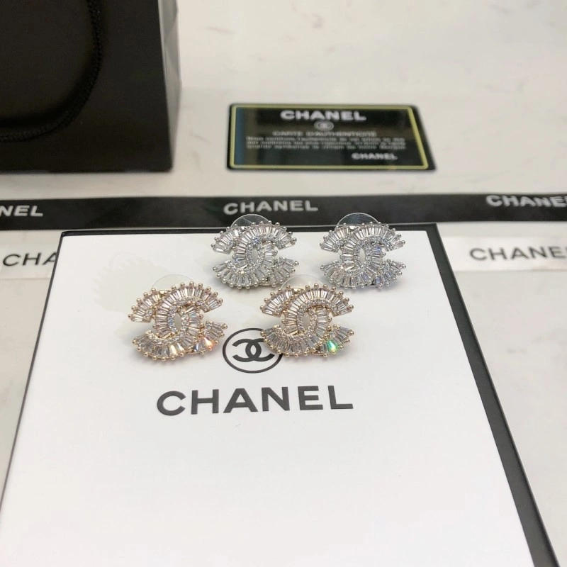 Chanel Earrings Lightweight 220189