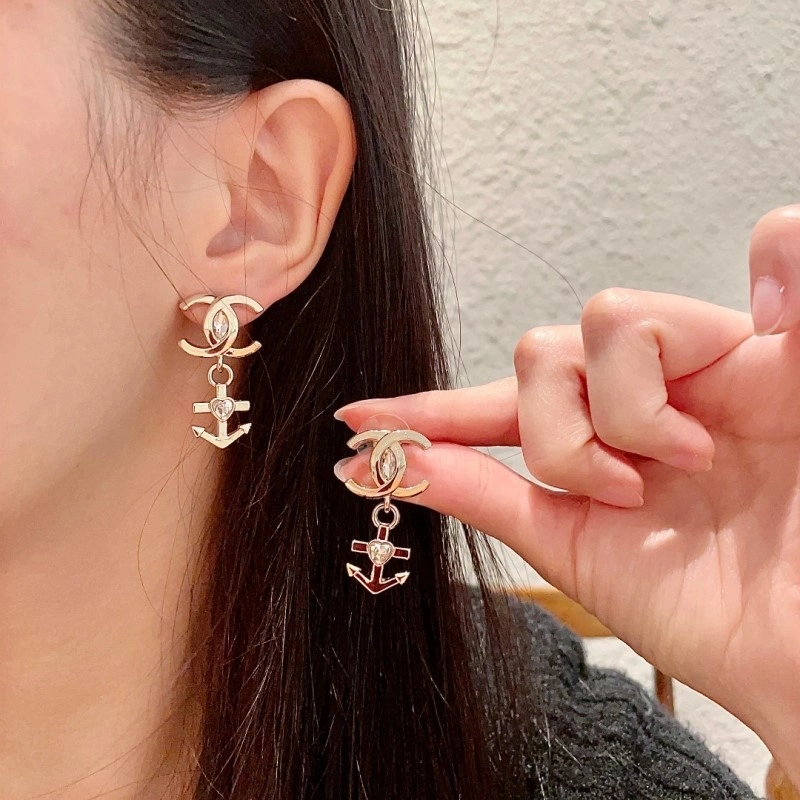 Chanel Earrings Lightweight 220171