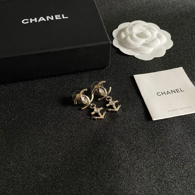 Chanel Earrings Lightweight 220171