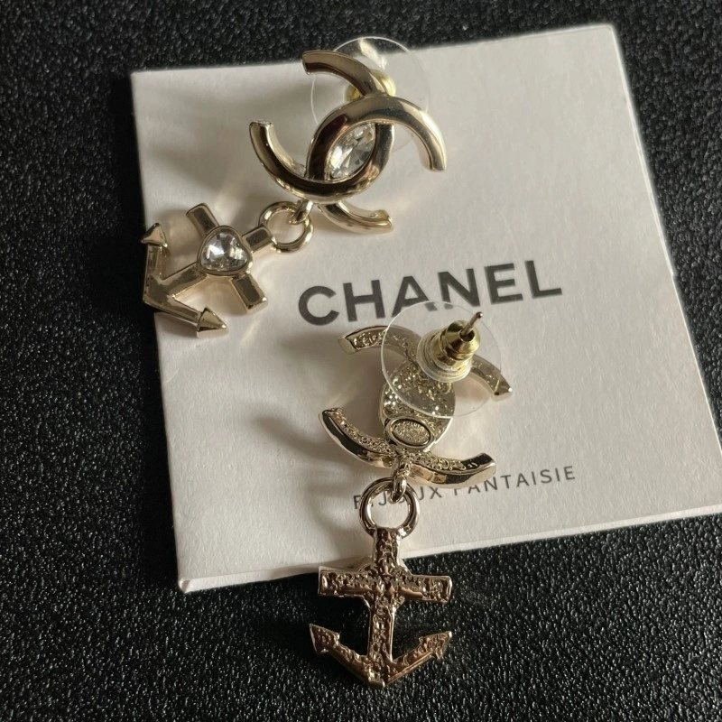 Chanel Earrings Lightweight 220171