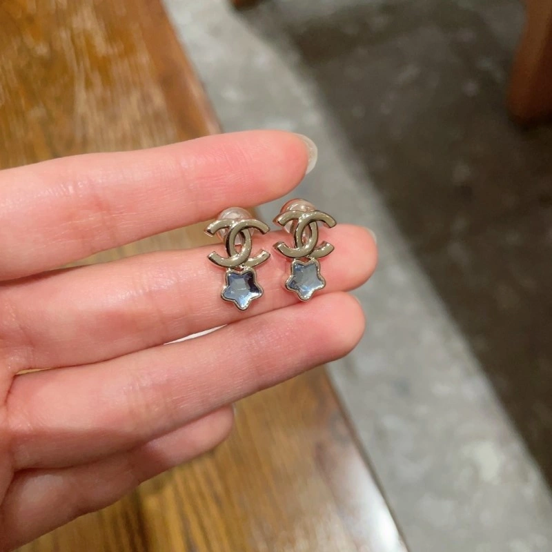 Breathable Chanel Earrings 220168