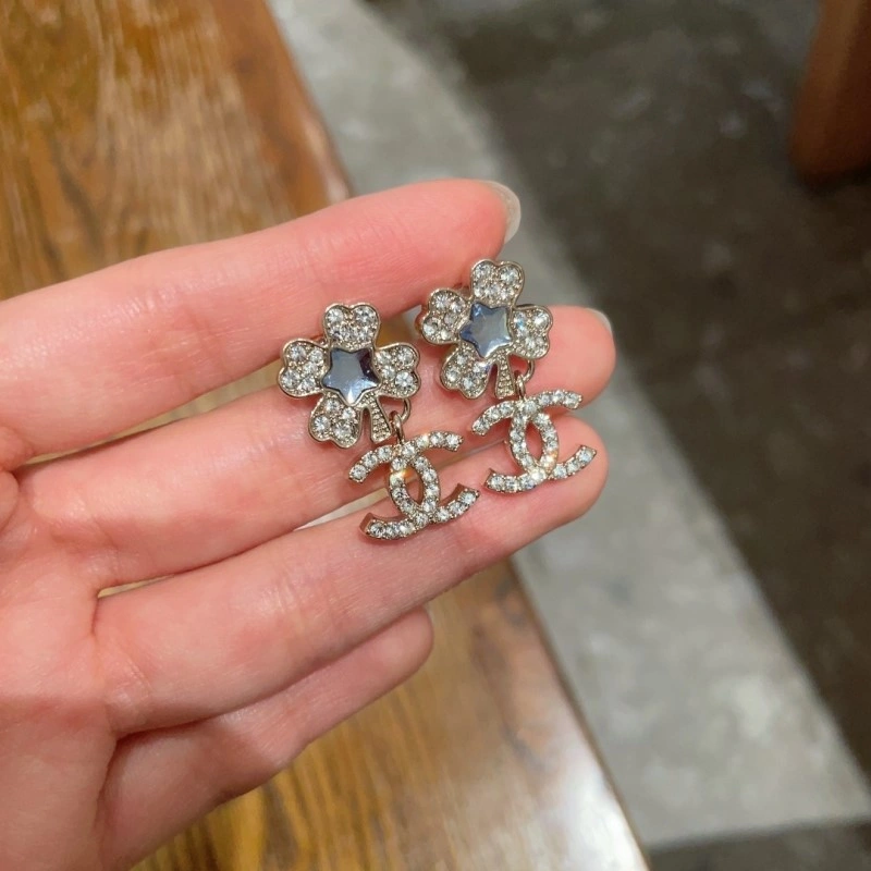 Chanel Earrings Stretchable 220169