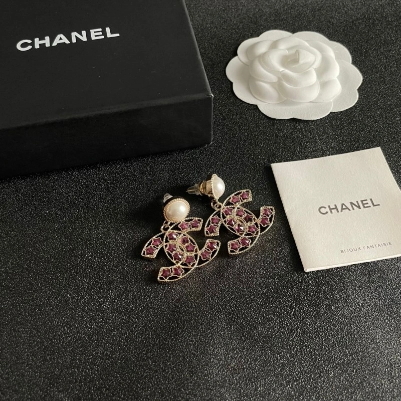 EyeCatching Chanel Earrings 220178