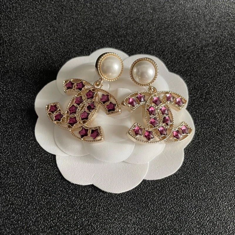 EyeCatching Chanel Earrings 220178