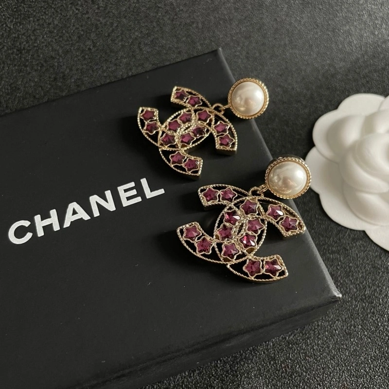 EyeCatching Chanel Earrings 220178