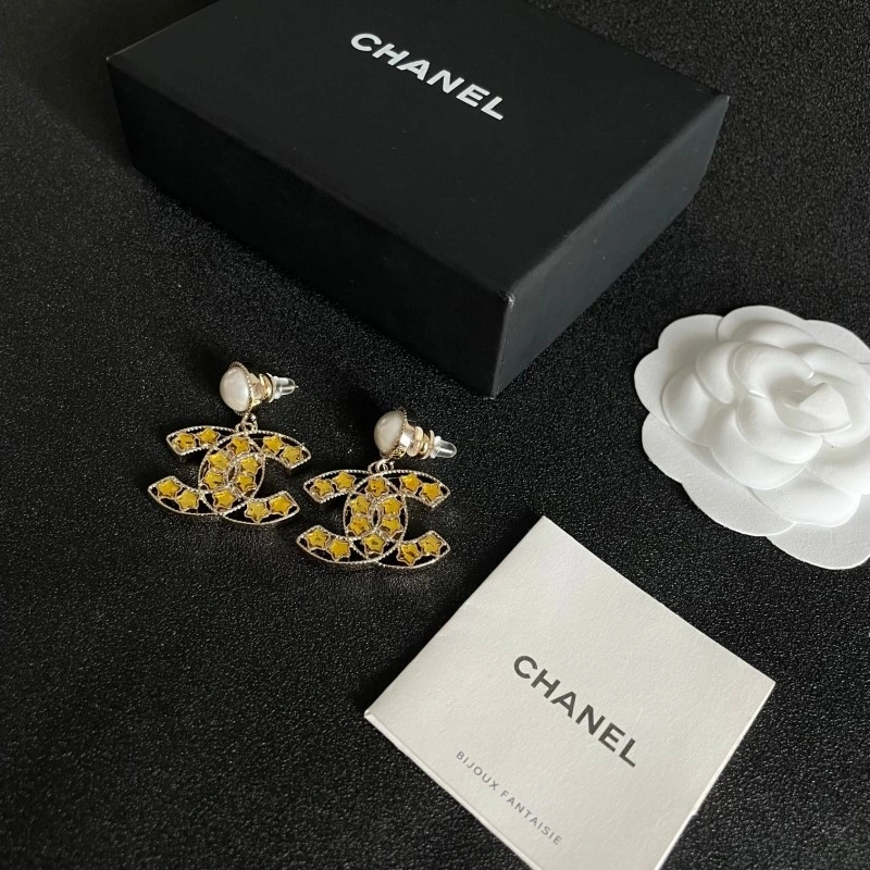 Chanel Earrings Trendsetting 220202