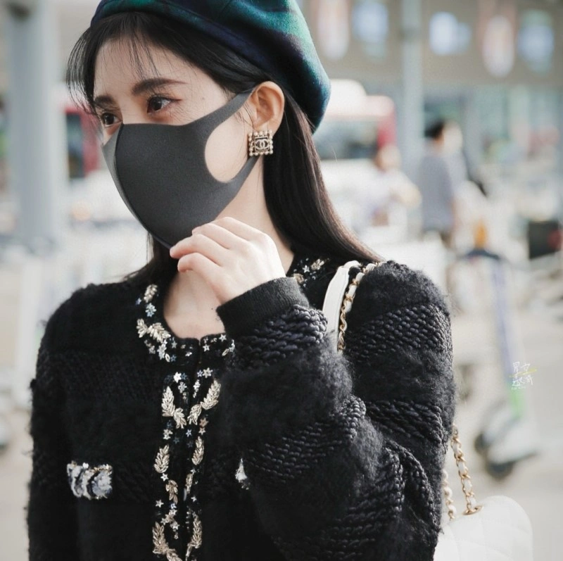 Reliable Chanel Earrings 220162