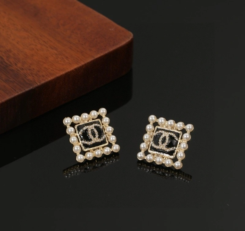 Reliable Chanel Earrings 220162
