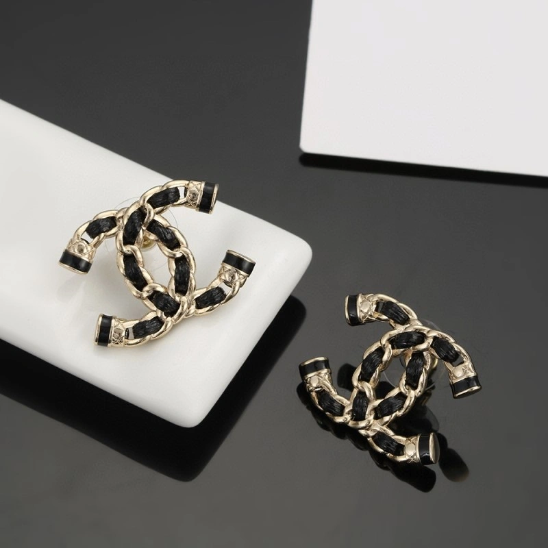 Comfortable Chanel Earrings 220177