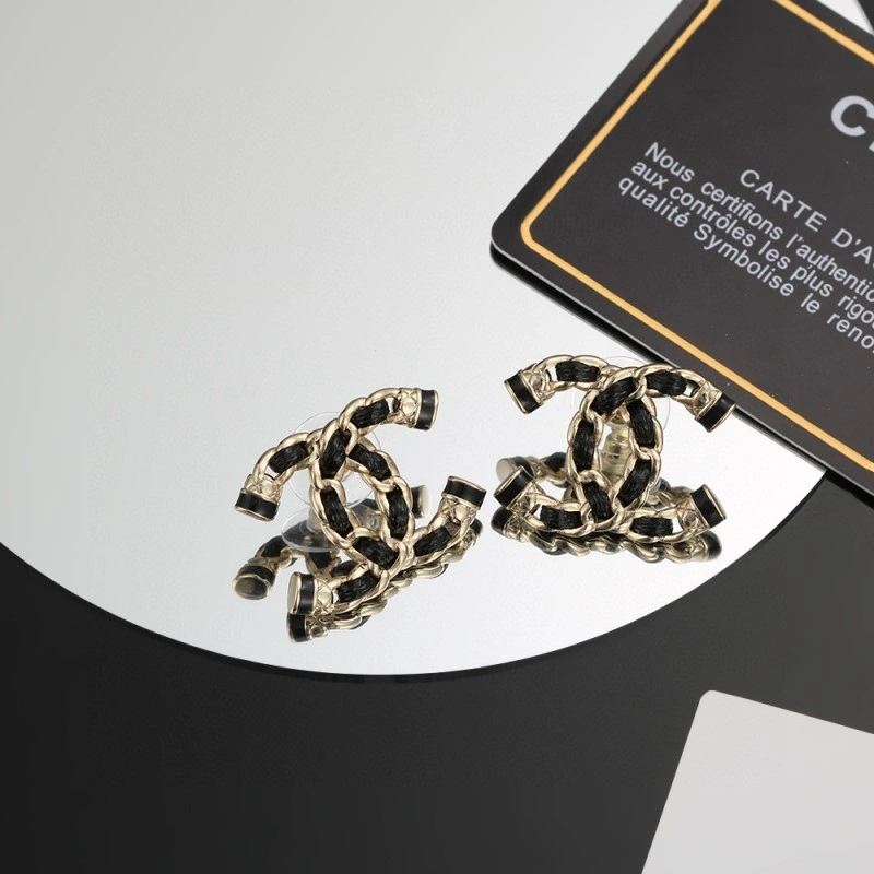 Comfortable Chanel Earrings 220177