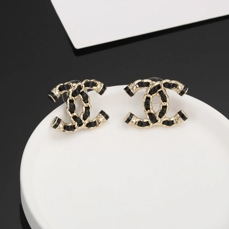 Comfortable Chanel Earrings 220177