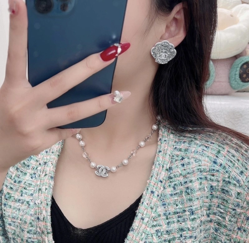 MoistureWicking Chanel Earrings 220152